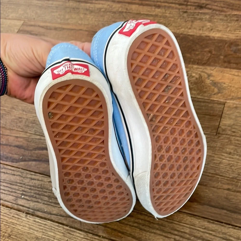Vans Light Blue Sneakers with White Flower Lace holders